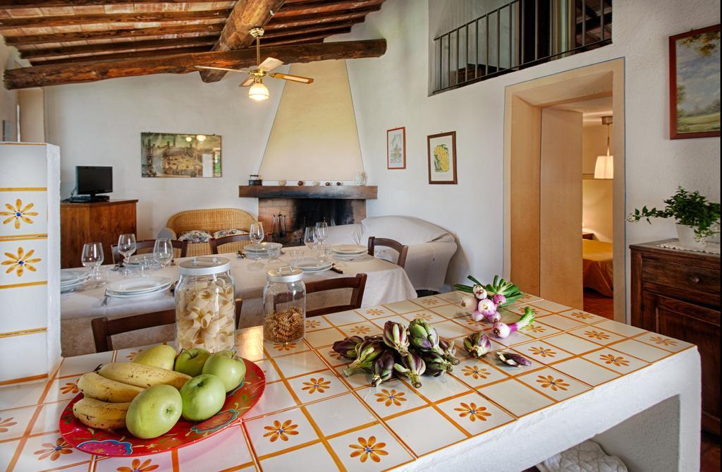 Agriturismo Poggio Bonelli Кастельнуово-Берарденга Экстерьер фото
